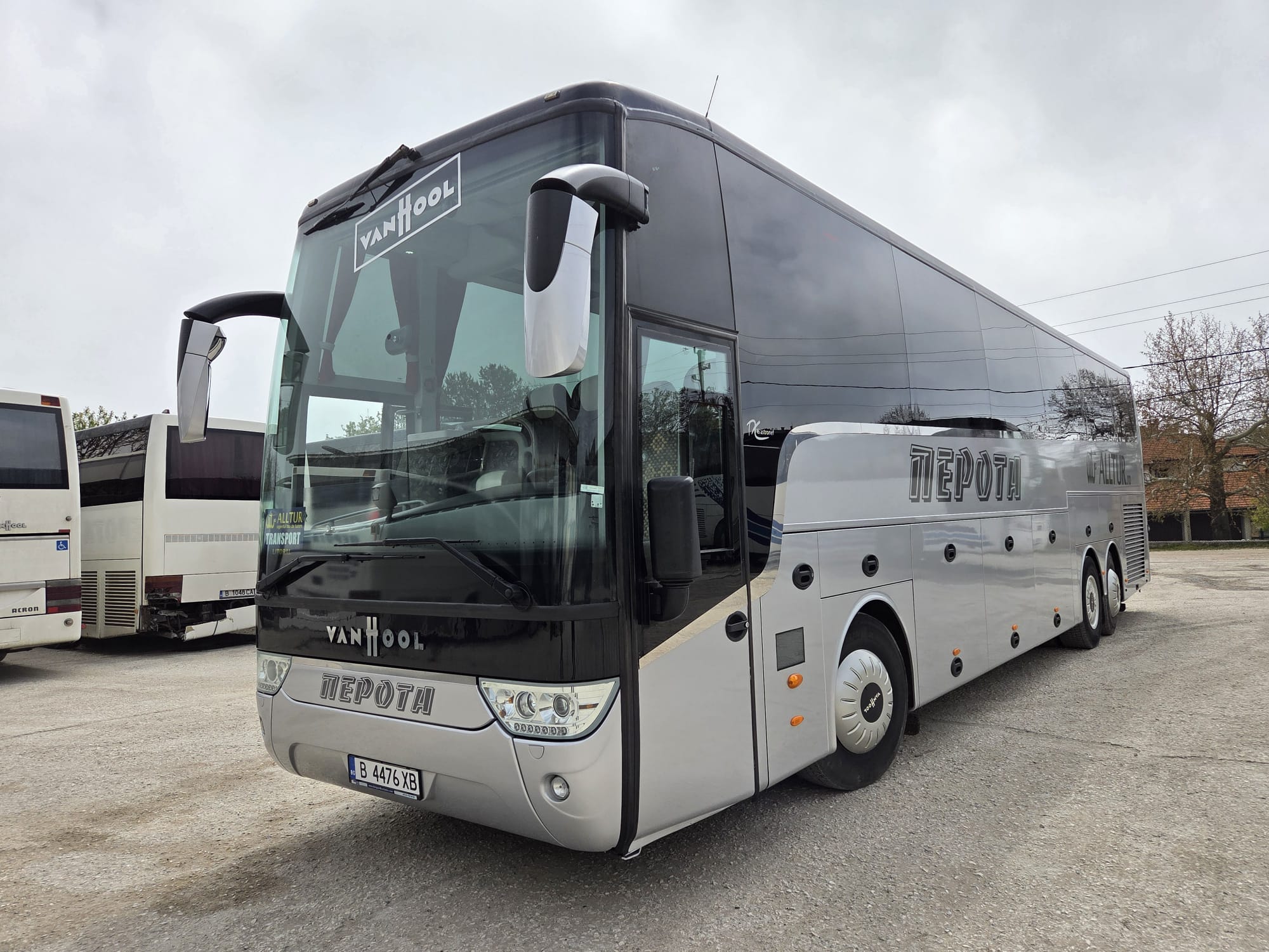 Туристически автобус